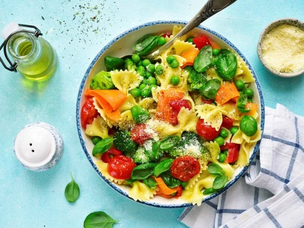 Pasta primavera! Těstoviny s vydatnou dávkou čerstvé zeleniny